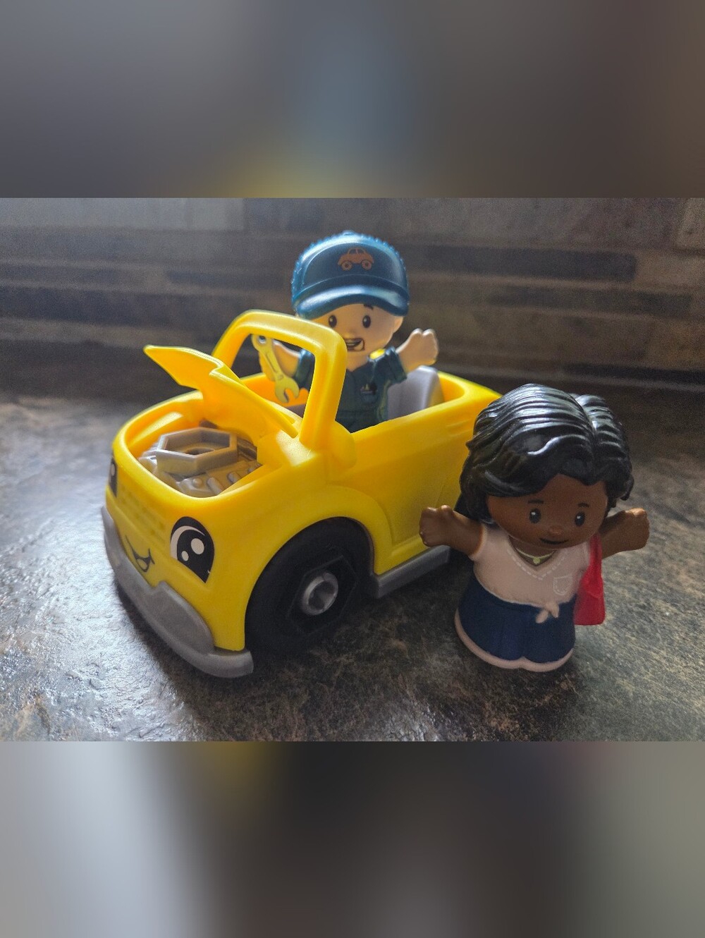 Little People Car Wash Mechanic With Yellow Car And Lady Figure